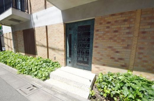 ザ・リバーハウス