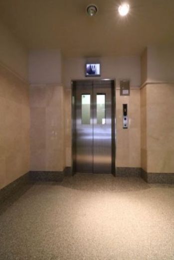 日神デュオステージ新宿外苑東通り