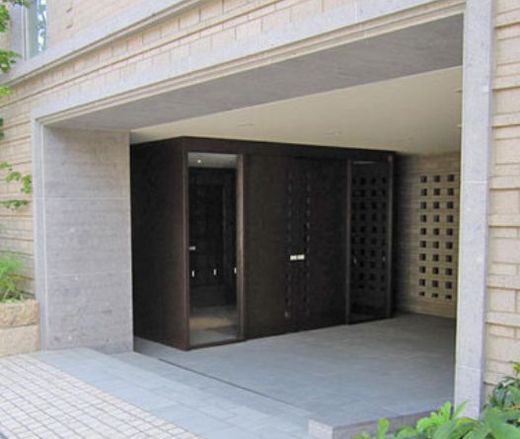 プラウド市ヶ谷南町