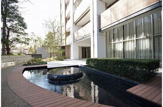 武蔵野タワーズスカイクロスタワー