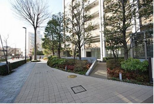 武蔵野タワーズスカイクロスタワー