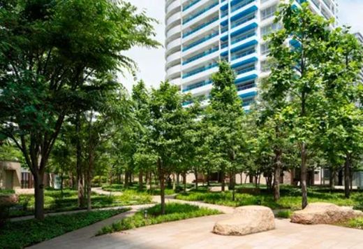 M.M.TOWERS the West (エムエムタワーズ・ザ・ウエスト)