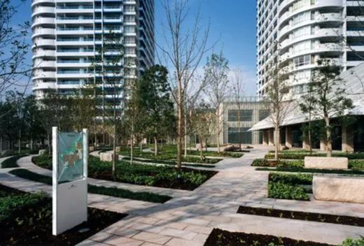 M.M.TOWERS the West (エムエムタワーズ・ザ・ウエスト)