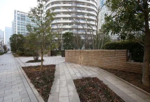 M.M.TOWERS FORESIS (エムエムタワーズフォレシス)