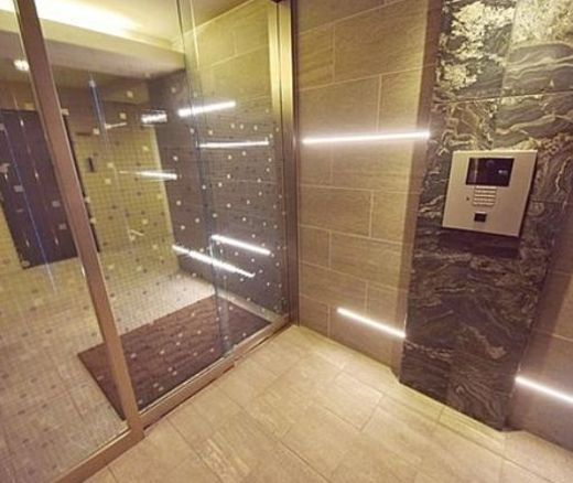 ロイジェント磯子