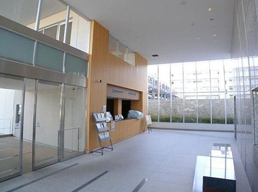 プレサンスロジェ横濱天王町