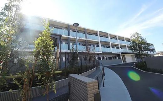 LOC’S SAGINUMA (ロックス鷺沼)