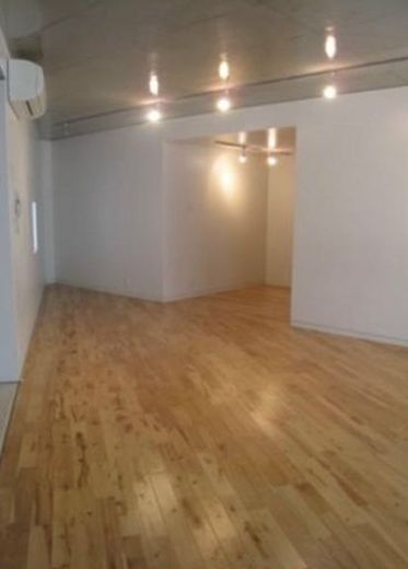 WEEKEND HOUSE ALLEY(ウィークエンドハウスアレイ)