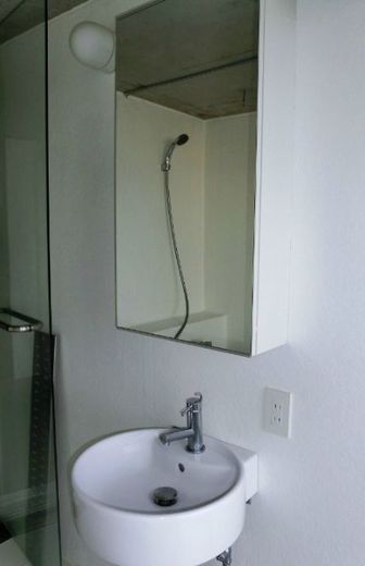 WEEKEND HOUSE ALLEY(ウィークエンドハウスアレイ)