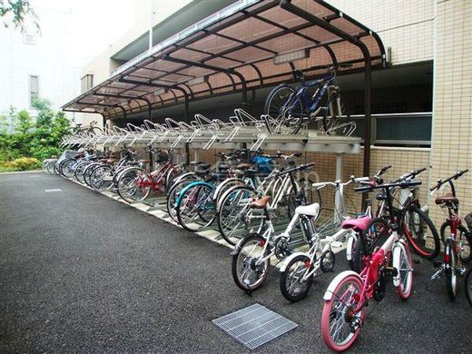メゾンカルム西新宿