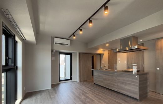 LUMIEC SANGENJAYA (ルミーク三軒茶屋)