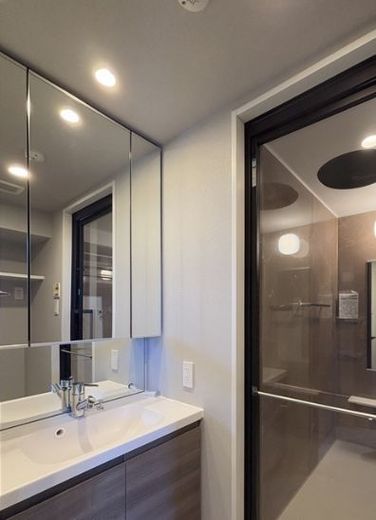 LUMIEC SANGENJAYA (ルミーク三軒茶屋)