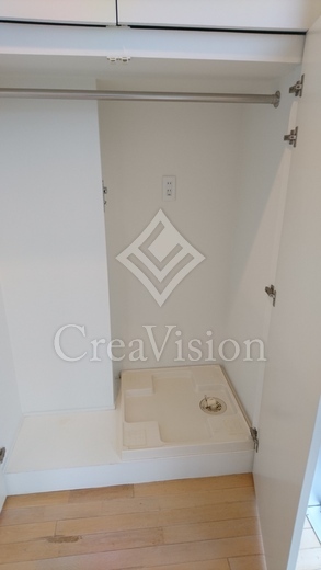 CRANE COURT（クレインコート）