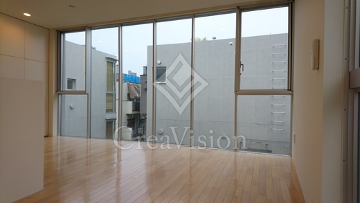 CRANE COURT（クレインコート）