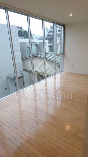 CRANE COURT（クレインコート）