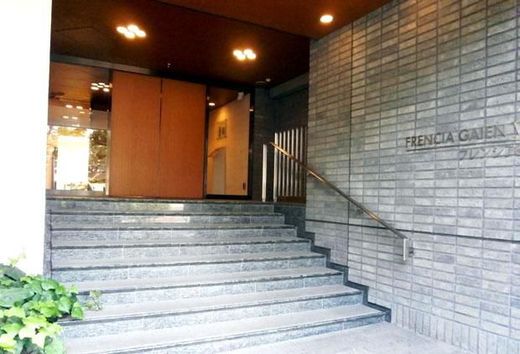 フレンシア外苑西