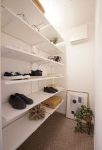 ロイジェント西新井