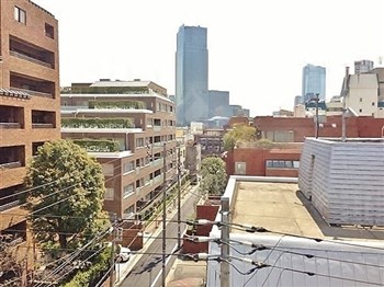 AMPHION (アンフィオン)