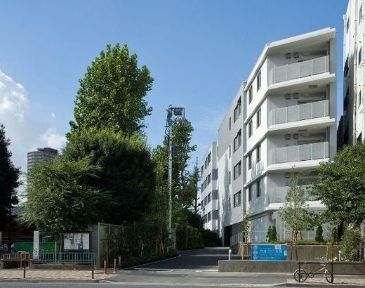 コスモリード新宿余丁町