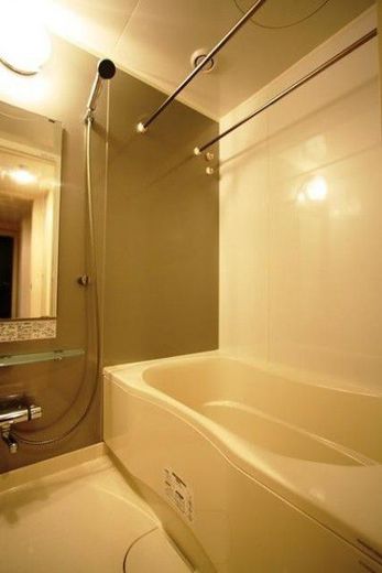 コスモリード新宿余丁町