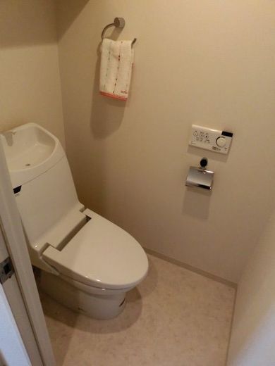 コスモリード新宿余丁町