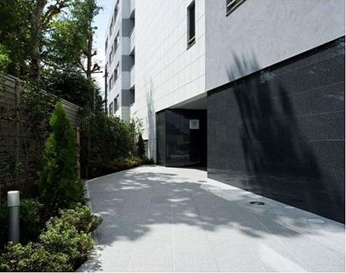 コスモリード新宿余丁町