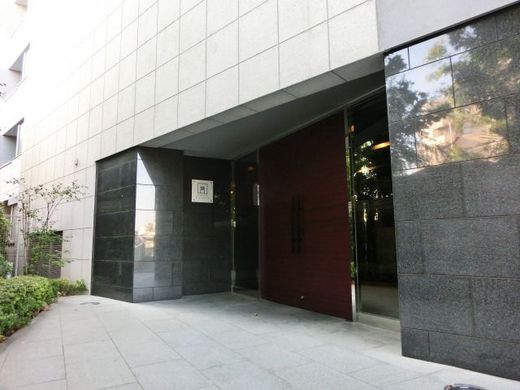 コスモリード新宿余丁町