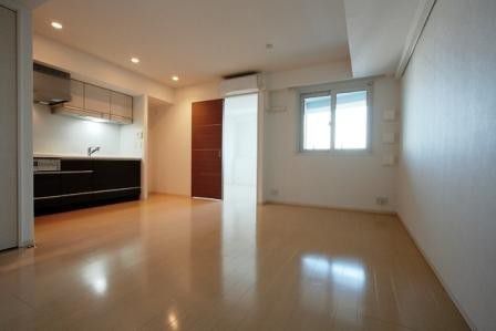 コスモリード新宿余丁町