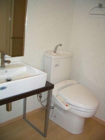 エスティメゾン四谷坂町