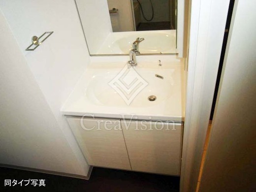 エスティメゾン東新宿