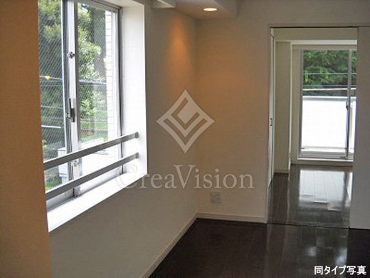 エスティメゾン東新宿