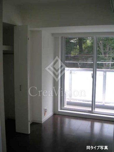 エスティメゾン東新宿