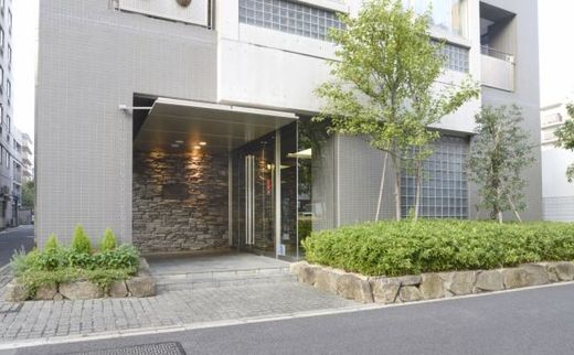 セレビア新宿御苑前