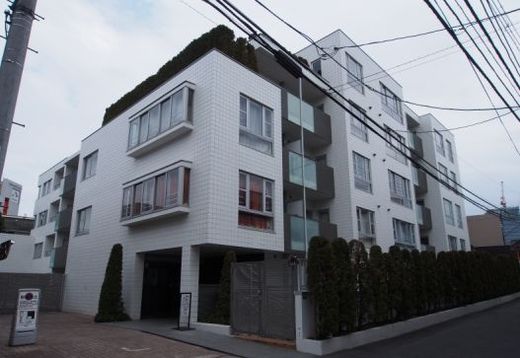 D'クラディア神宮外苑ハイヴァリー