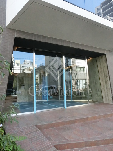 CAVE YUSHIMA (ケイブ湯島)