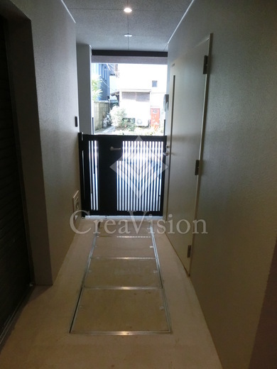 CAVE YUSHIMA (ケイブ湯島)