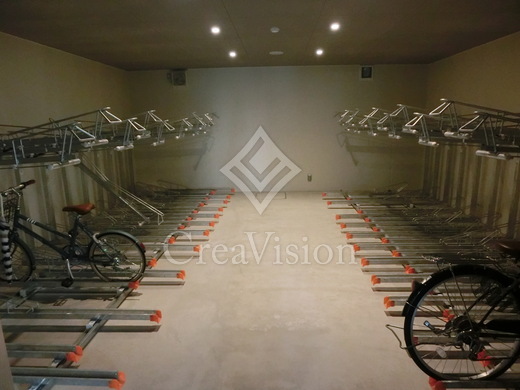 CAVE YUSHIMA (ケイブ湯島)