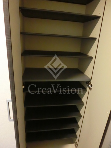 CAVE YUSHIMA (ケイブ湯島)