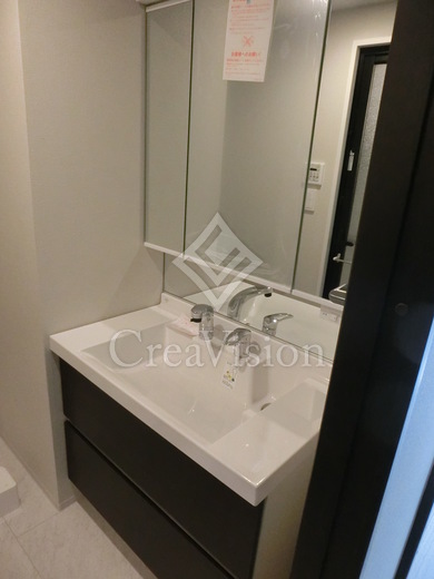 CAVE YUSHIMA (ケイブ湯島)