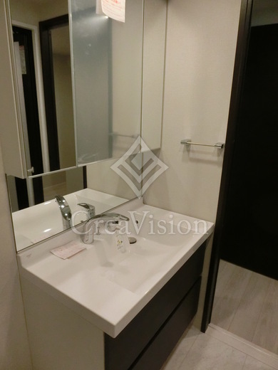 CAVE YUSHIMA (ケイブ湯島)