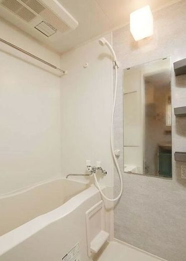 ガーラ・ステーション新宿御苑前