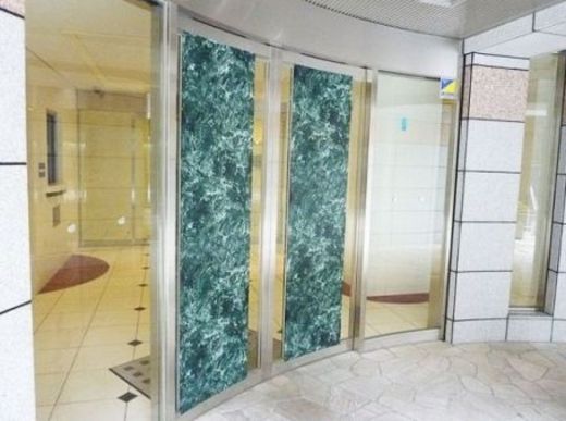 ガーラ・ステーション新宿御苑前