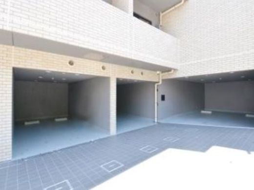 THE LUDLOW NAKAMEGURO